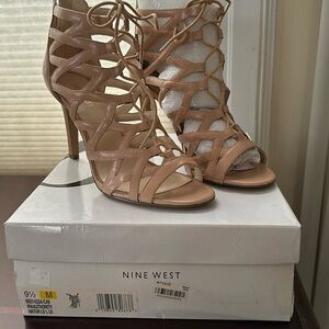 Nine West 4” Natural color heels